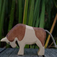 Holzwald Holzfigur Stier braun