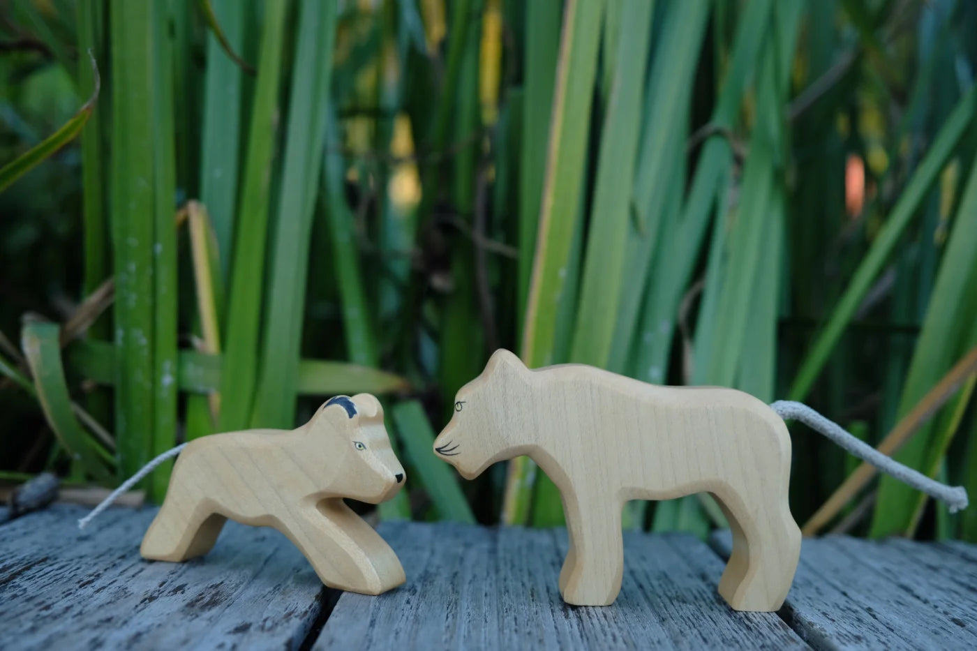 Holzwald Holzfigur Löwe klein