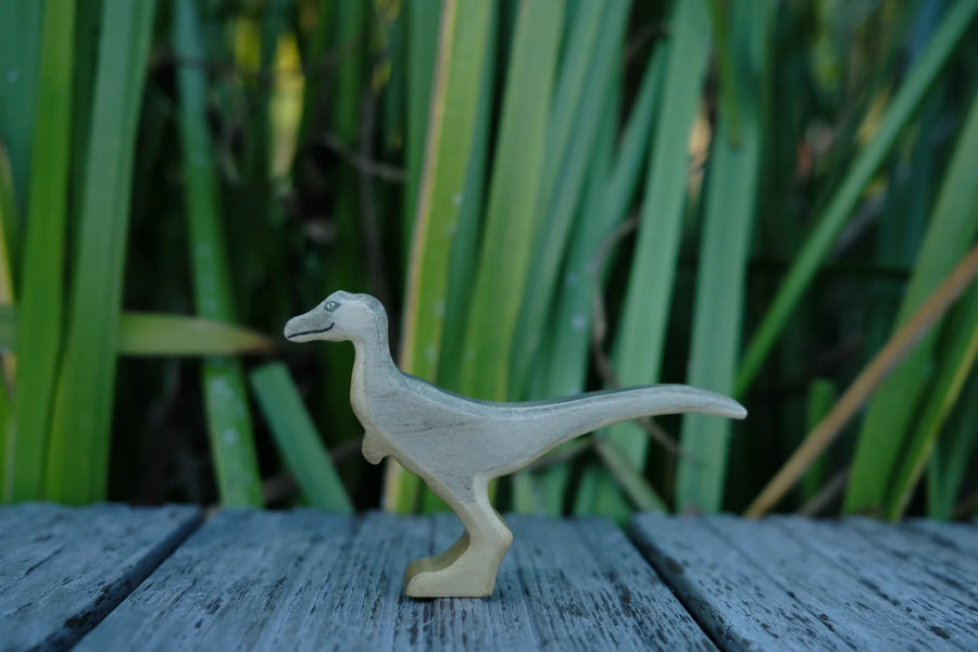 Holzwald Holzfigur Velociraptor