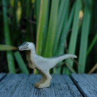Holzwald Holzfigur Velociraptor