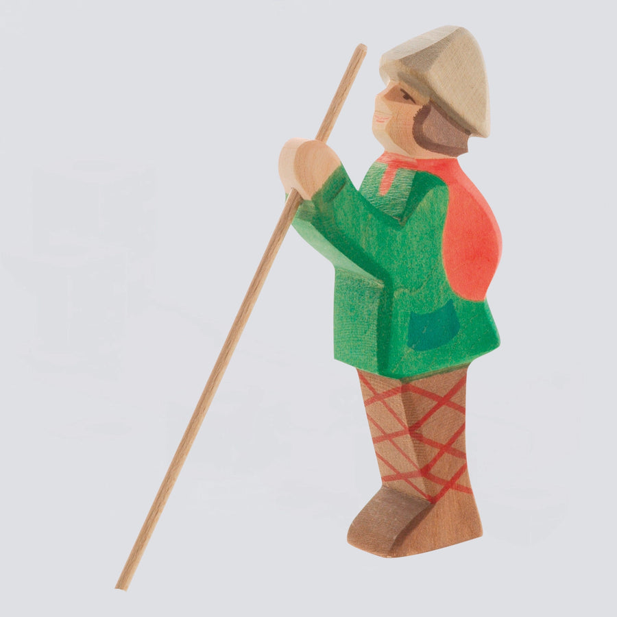Ostheimer Hirte stehend mit Stab