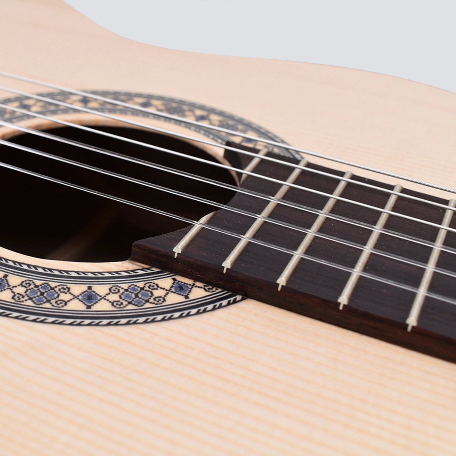 VOLT Konzertgitarre Sevilla KG-5000 (7/8, offenporig)