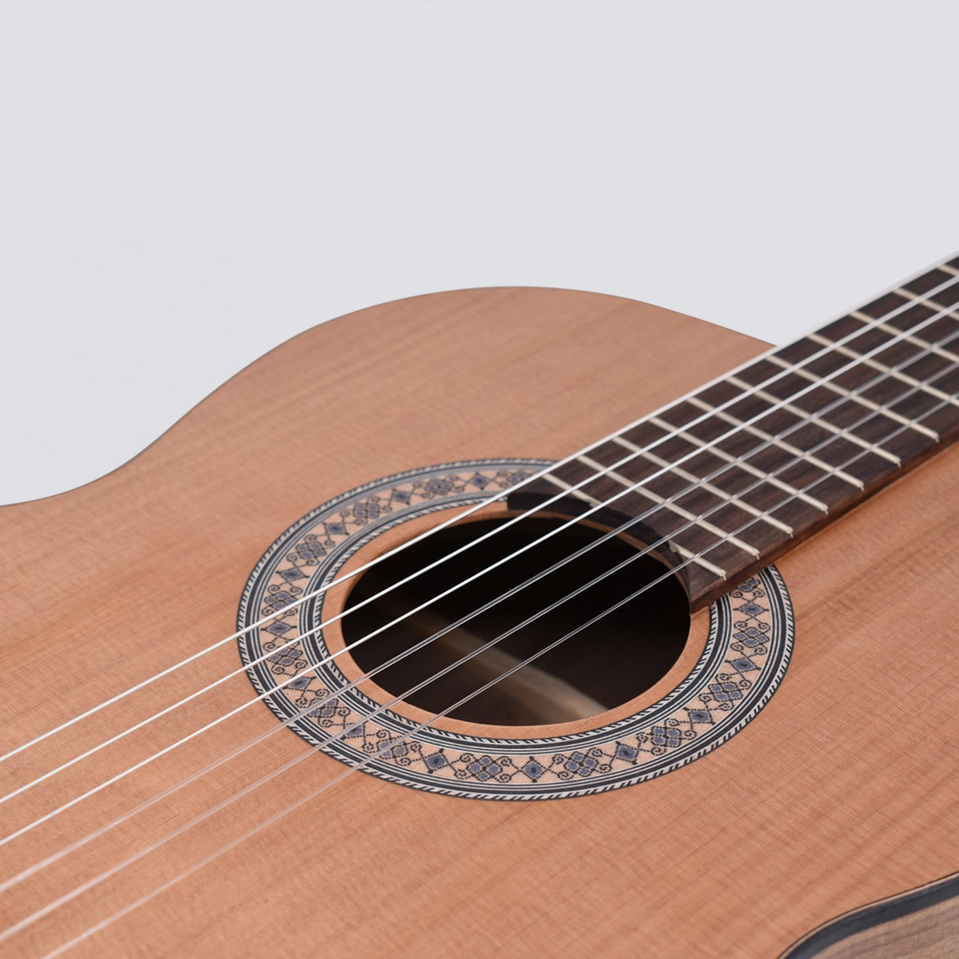 VOLT Konzertgitarre Sevilla KG-6000 (4/4, offenporig, Sattelbreite 48 mm)