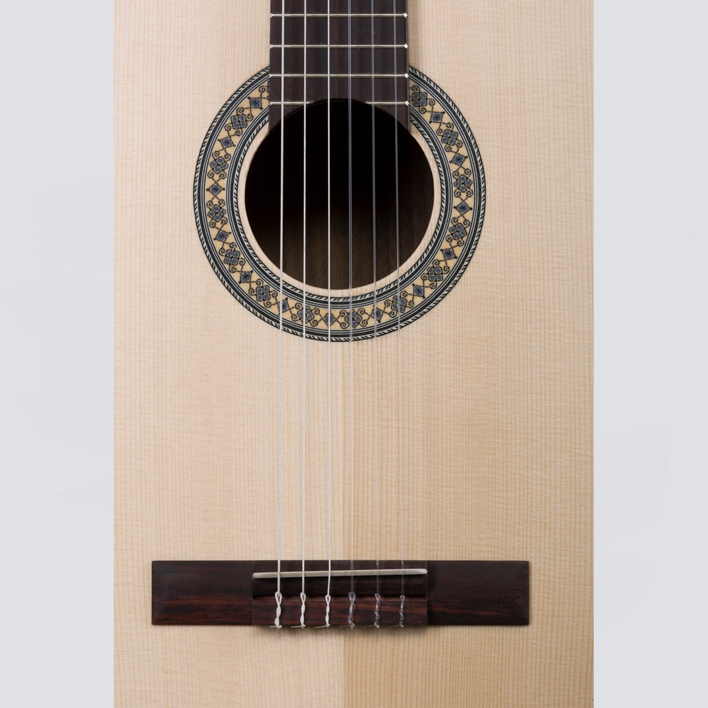 VOLT Konzertgitarre Sevilla KG-5000 (4/4, offenporig, Sattelbreite 48 mm)