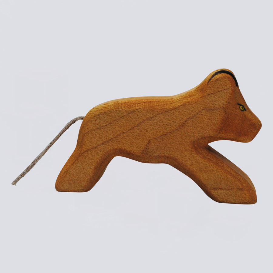 Holzwald_Hochfiguren_5024_Loewe_klein_02