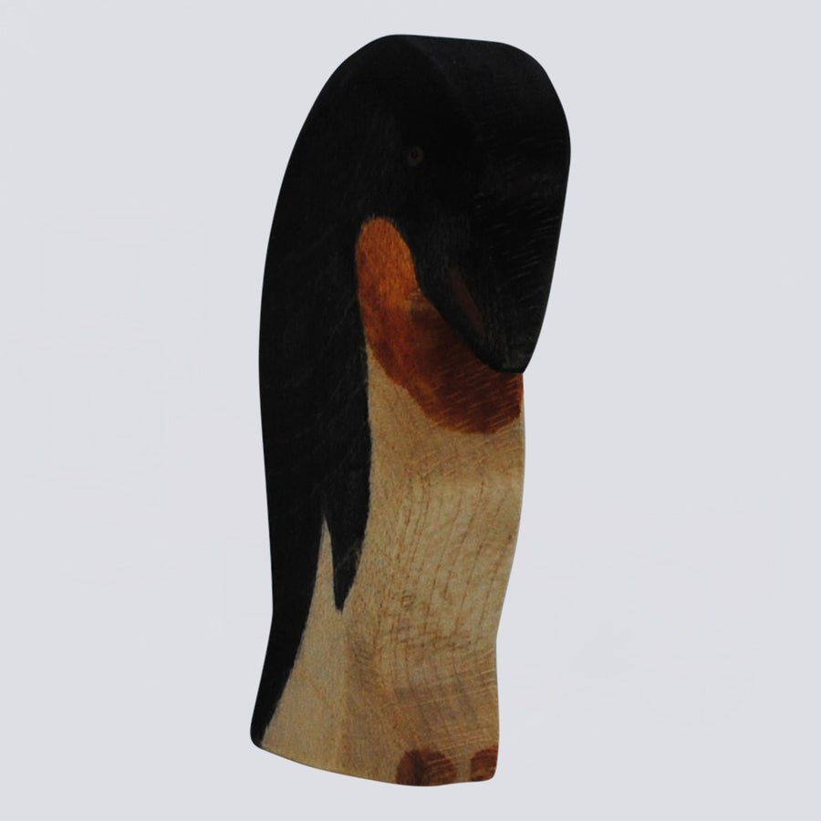 Holzwald_Holzfigur_4621_Pinguin_Kopf_tief_02