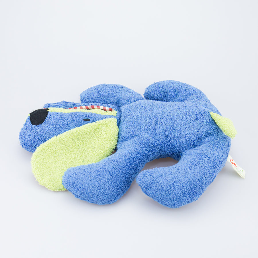 bio-spielzeug_efie_kuscheltier_hund_liegend_blau_01