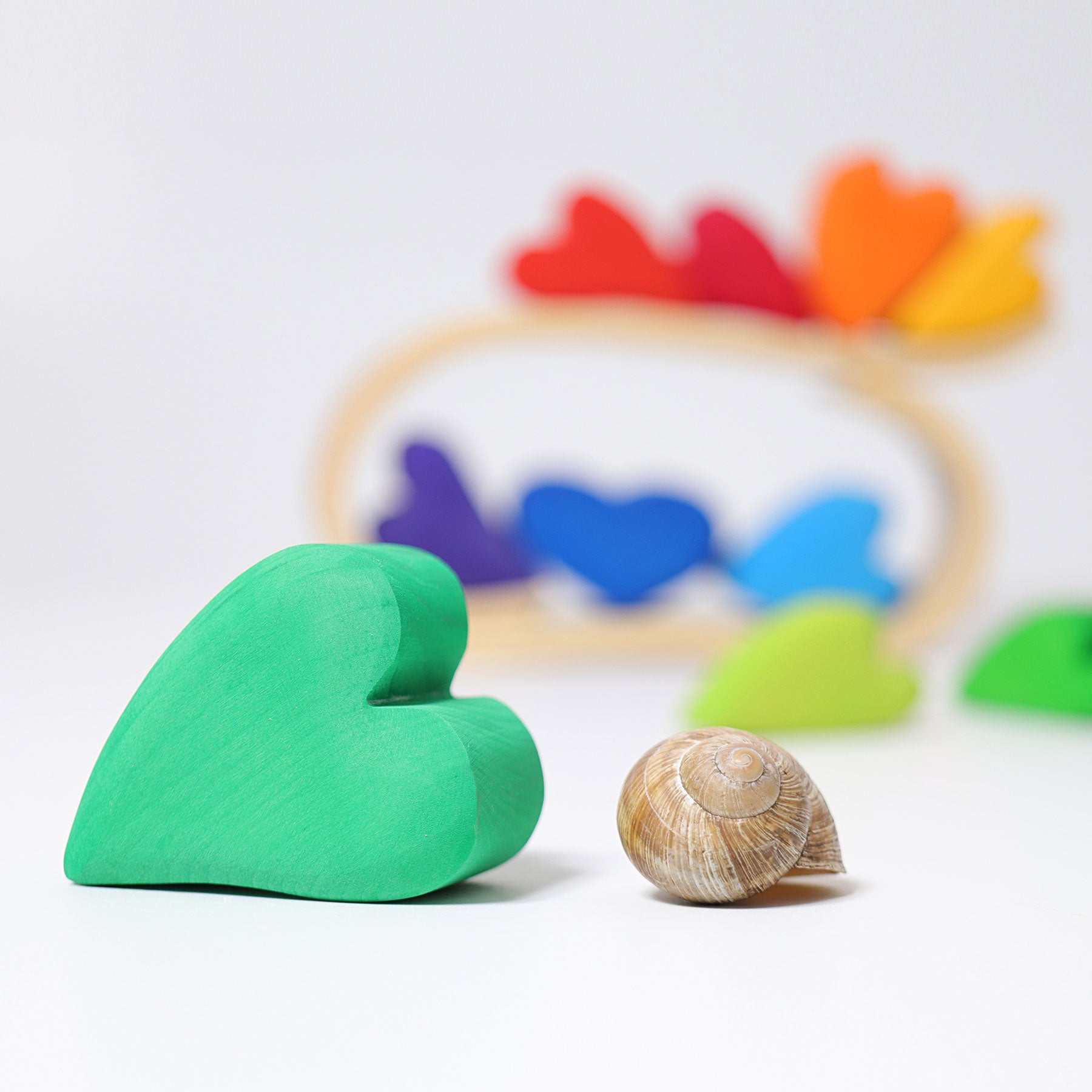 bio-spielzeug_grimms_10177_regenbogenherzen_v4