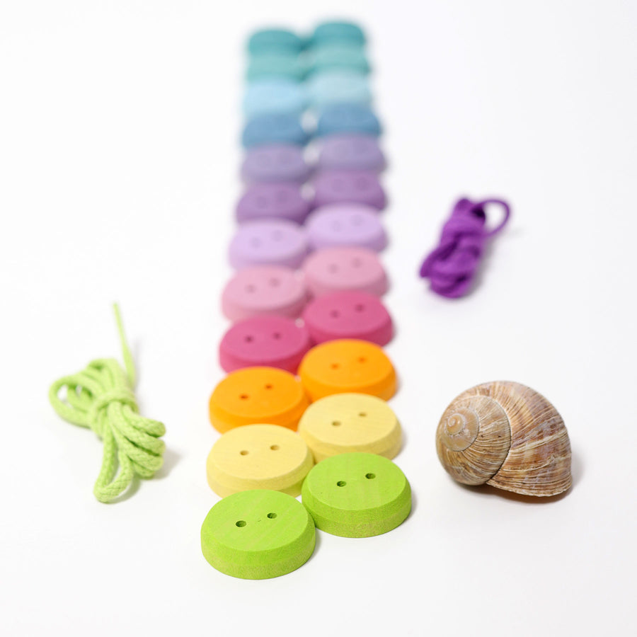 bio-spielzeug_grimms_10318_kleine_holzknoepfe_v170wmpvzn3qsjf