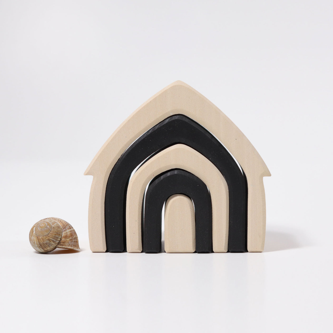 bio-spielzeug_grimms_93070_haus_monochrom_v1