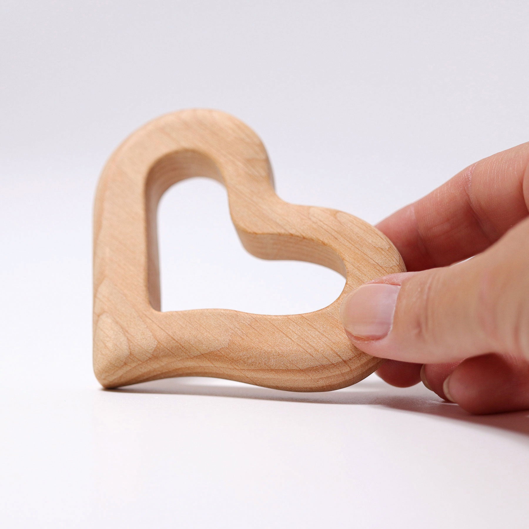 bio-spielzeug_grimms_spiel_und_holz_design_08127_schmeichelndes_herz_03