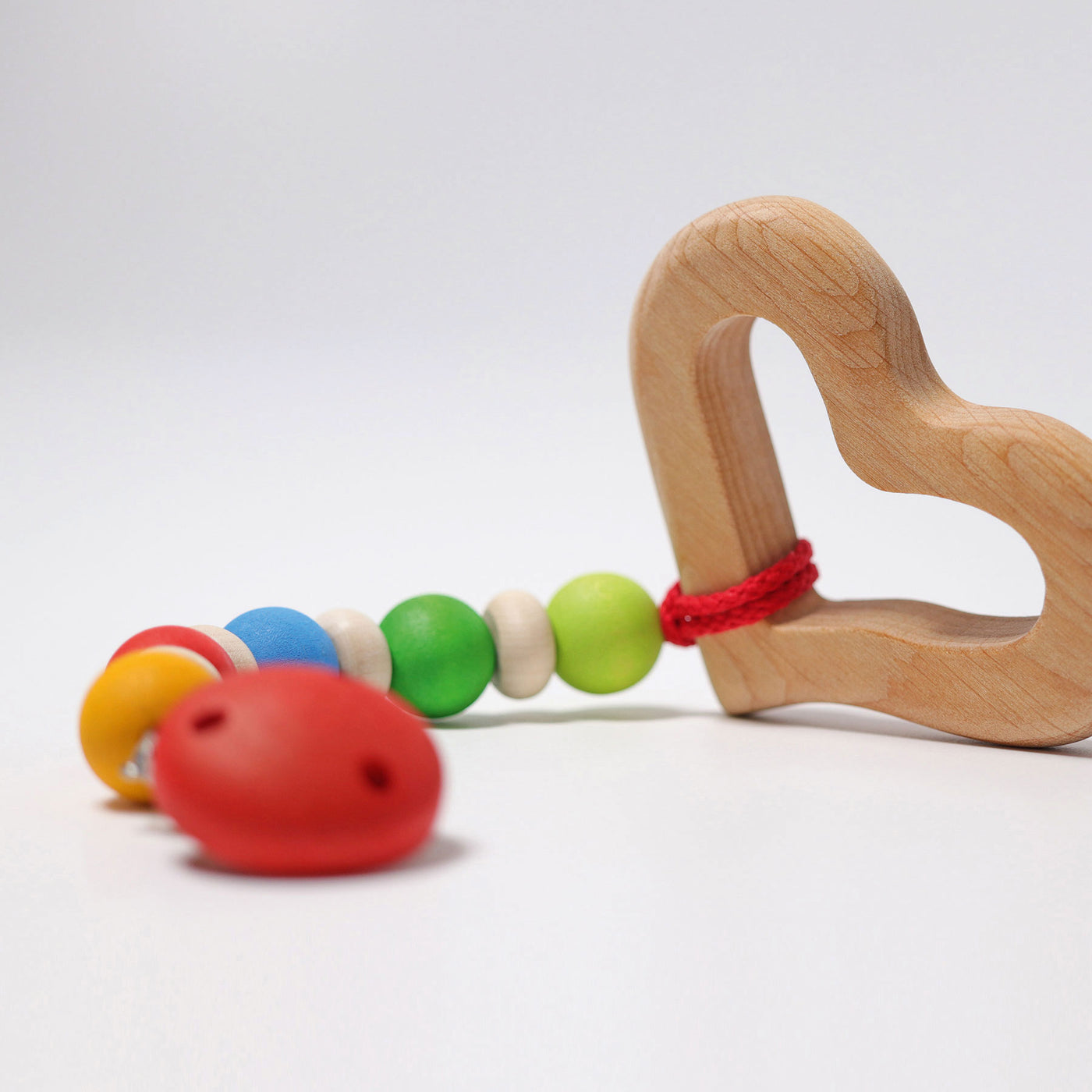 bio-spielzeug_grimms_spiel_und_holz_design_08127_schmeichelndes_herz_04