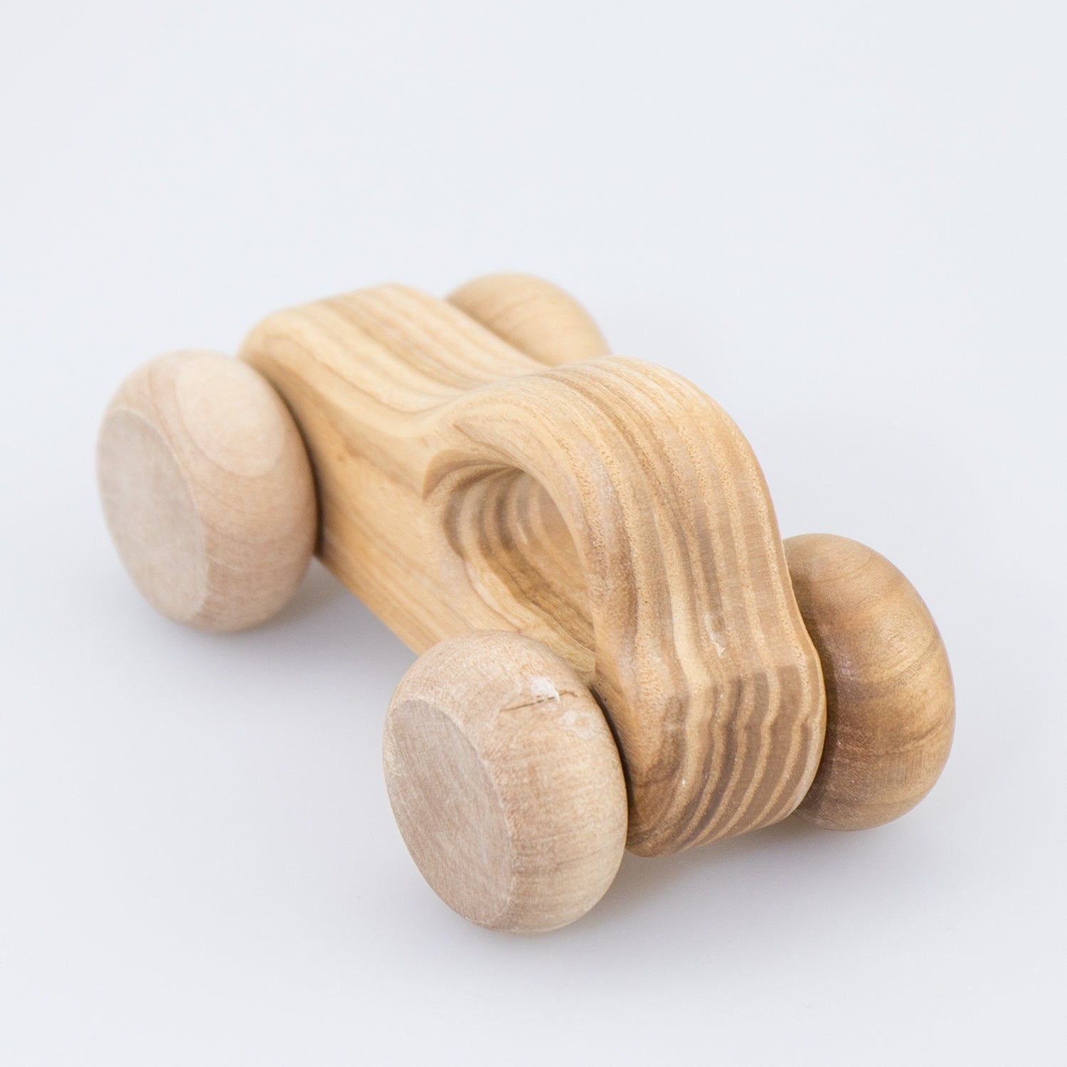 bio-spielzeug_lotes_toys_cherry_car_03