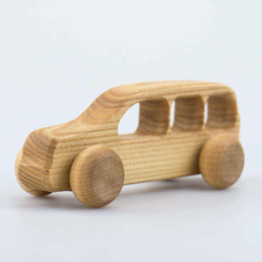 bio-spielzeug_lotes_toys_holz_touristenauto_02