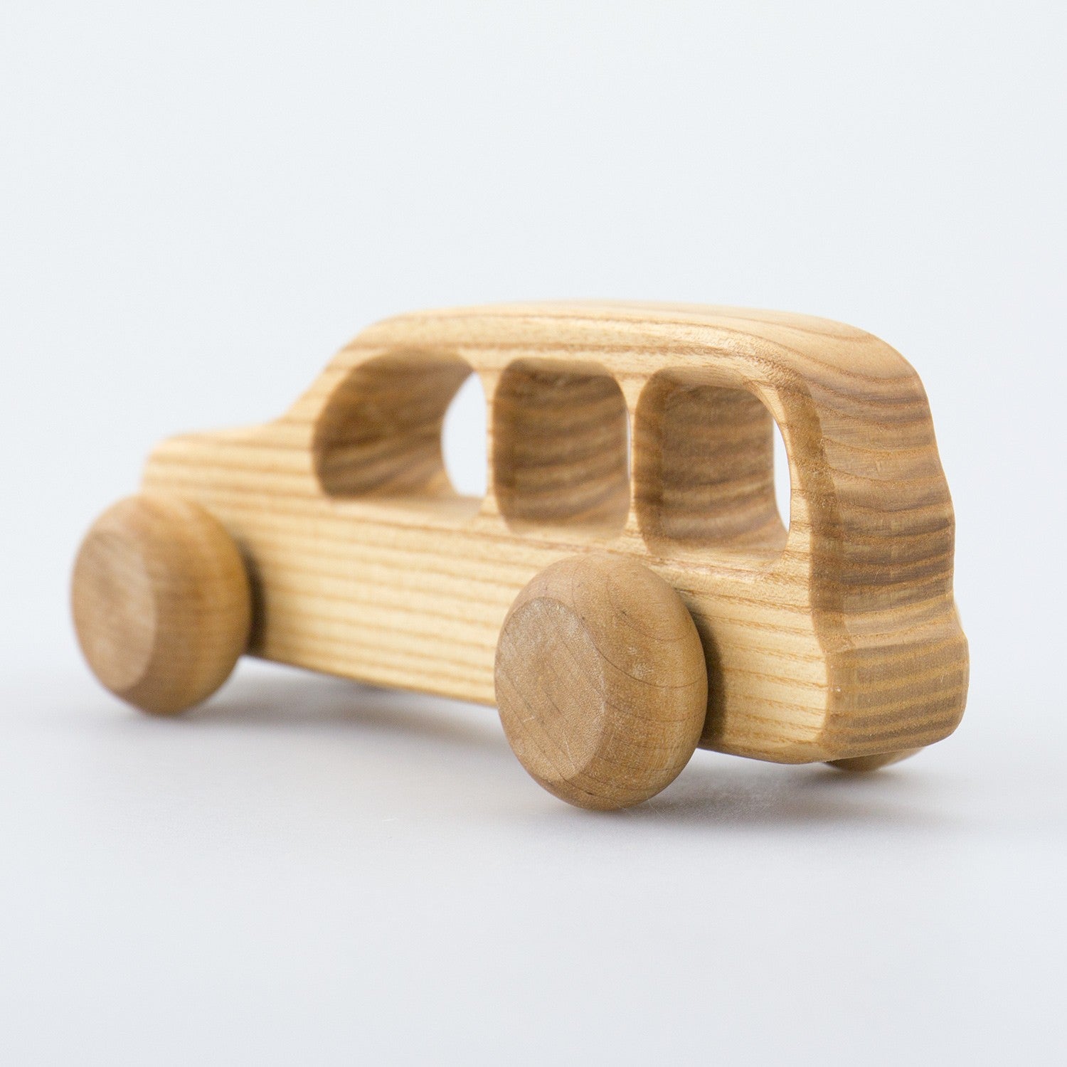 bio-spielzeug_lotes_toys_holz_touristenauto_03