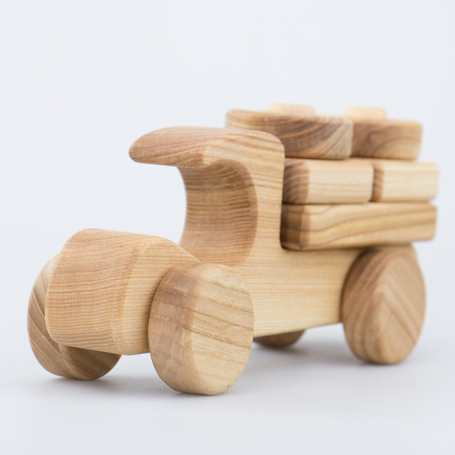 bio-spielzeug_lotes_toys_holzauto_modern_zum_stecken_02