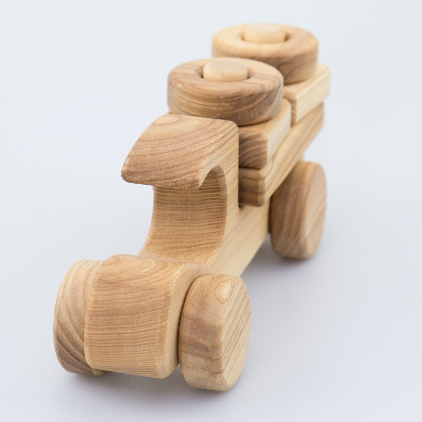 bio-spielzeug_lotes_toys_holzauto_modern_zum_stecken_03
