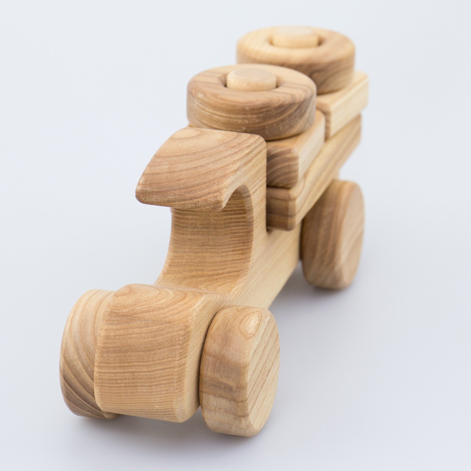 bio-spielzeug_lotes_toys_holzauto_modern_zum_stecken_03