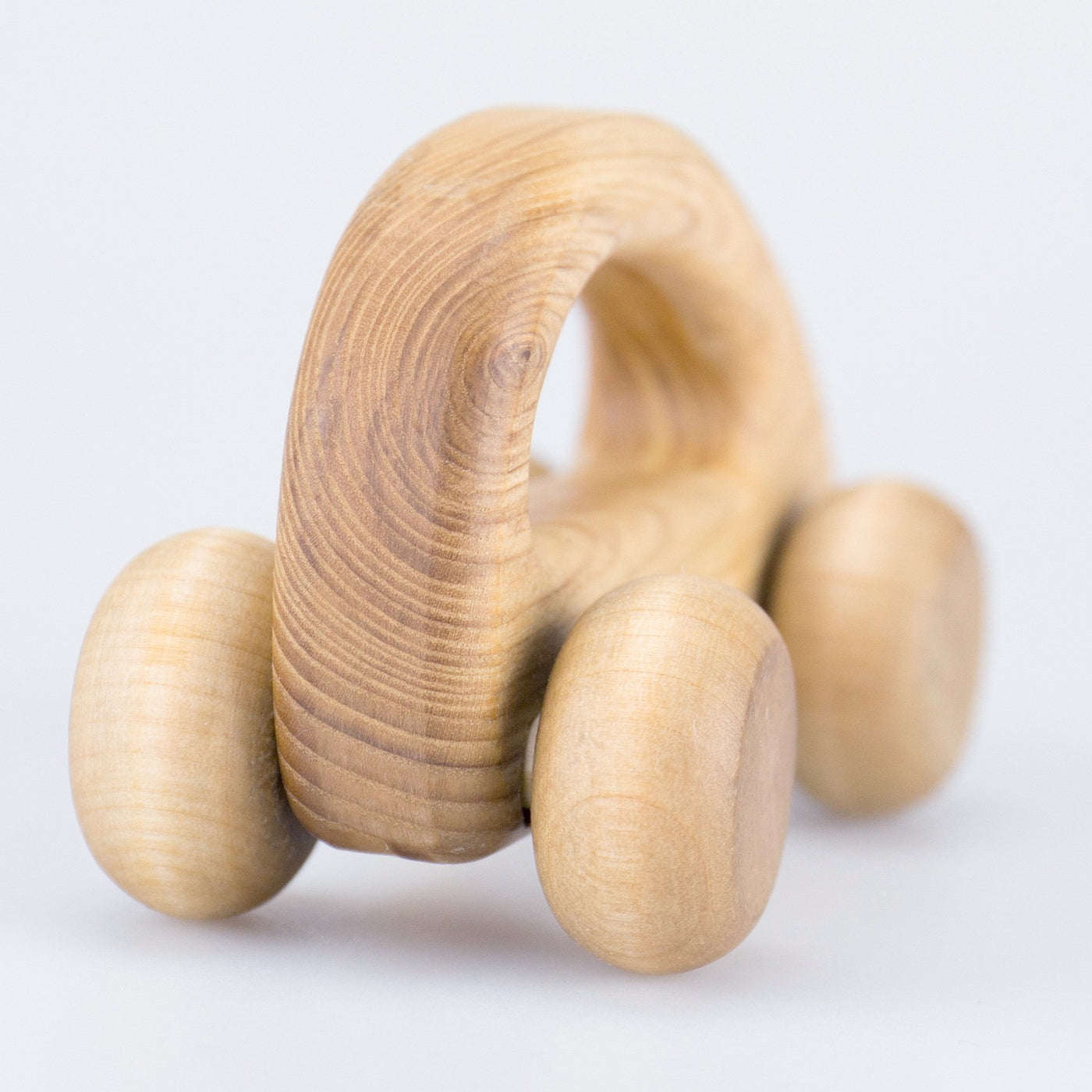 Holzauto zum Schieben von Lotes Toys · Bio Spielzeug