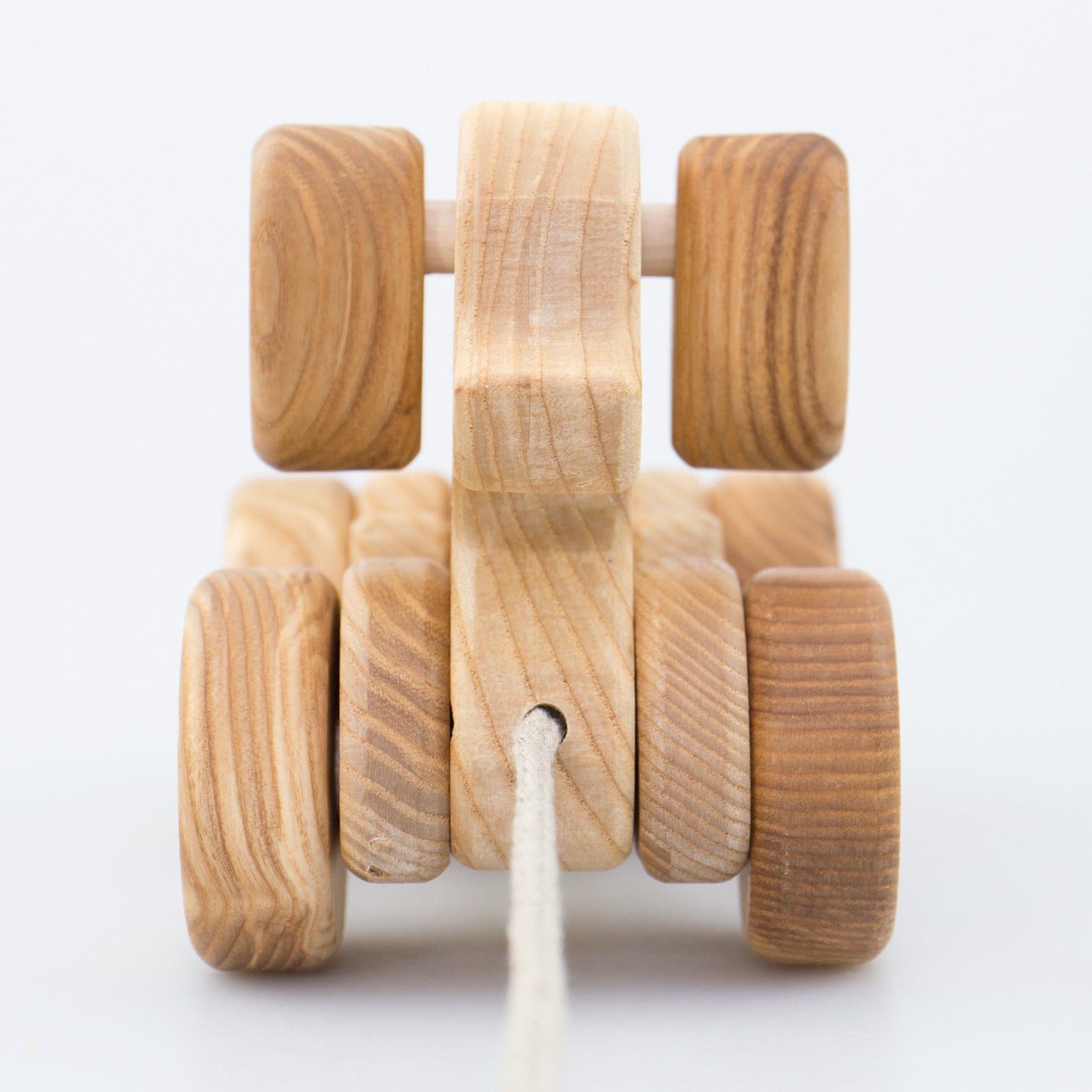 bio-spielzeug_lotes_toys_holzhund_zum_ziehen_03