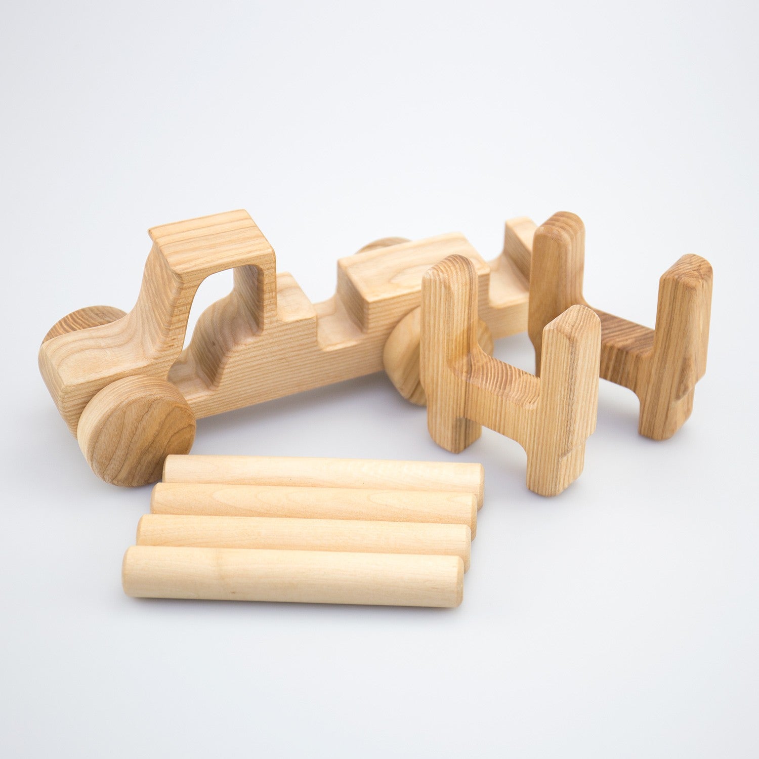 bio-spielzeug_lotes_toys_holztraktor_langholz_zum_stecken_04