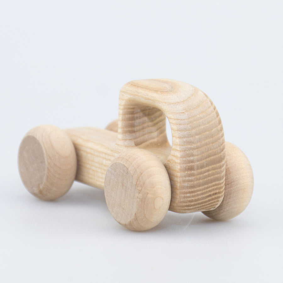 bio-spielzeug_lotes_toys_milky_car_02