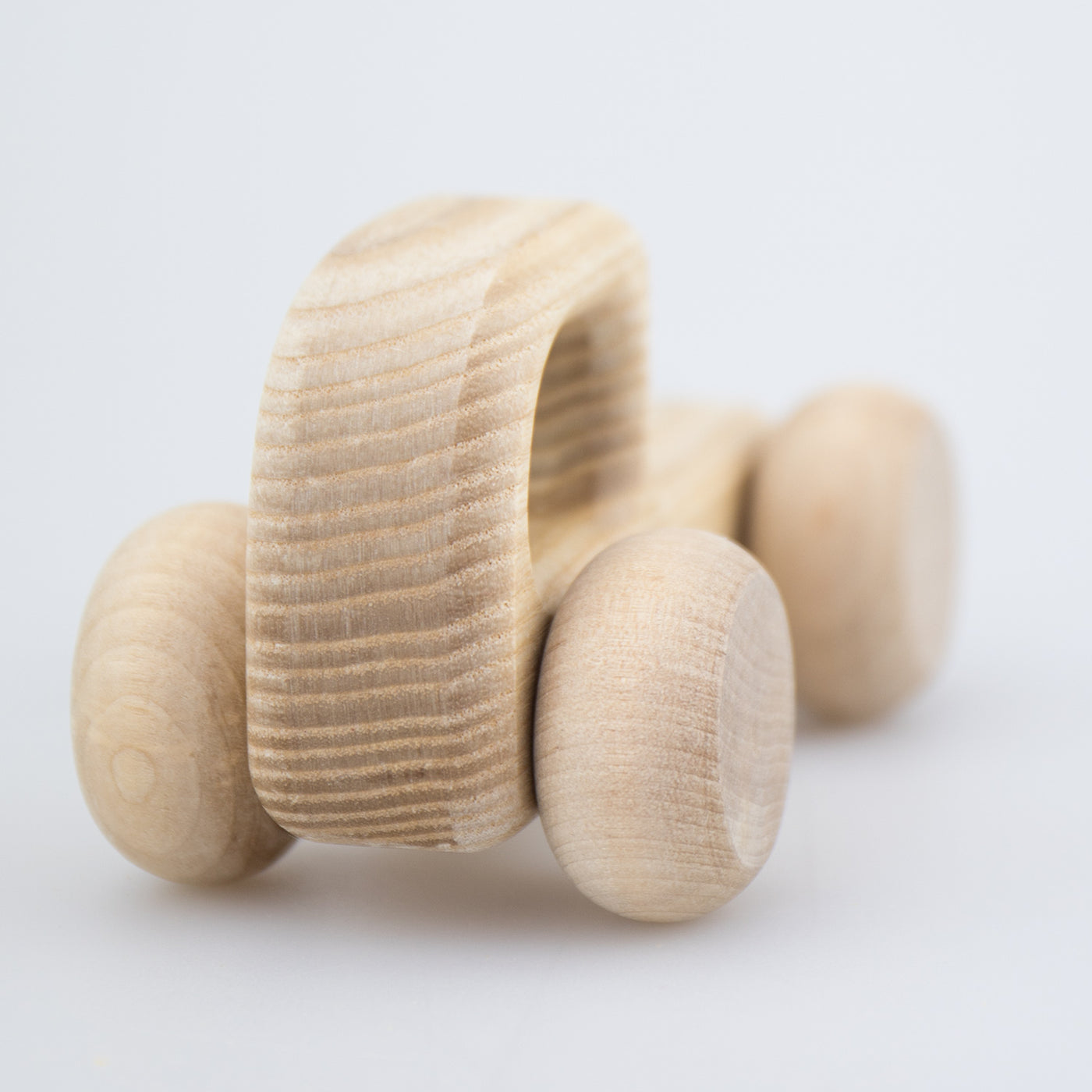 bio-spielzeug_lotes_toys_milky_car_04