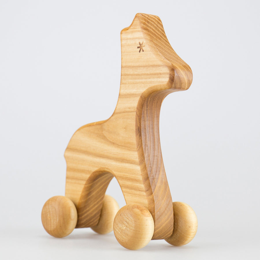 bio-spielzeug_lotes_toys_rolltier_giraffe_03