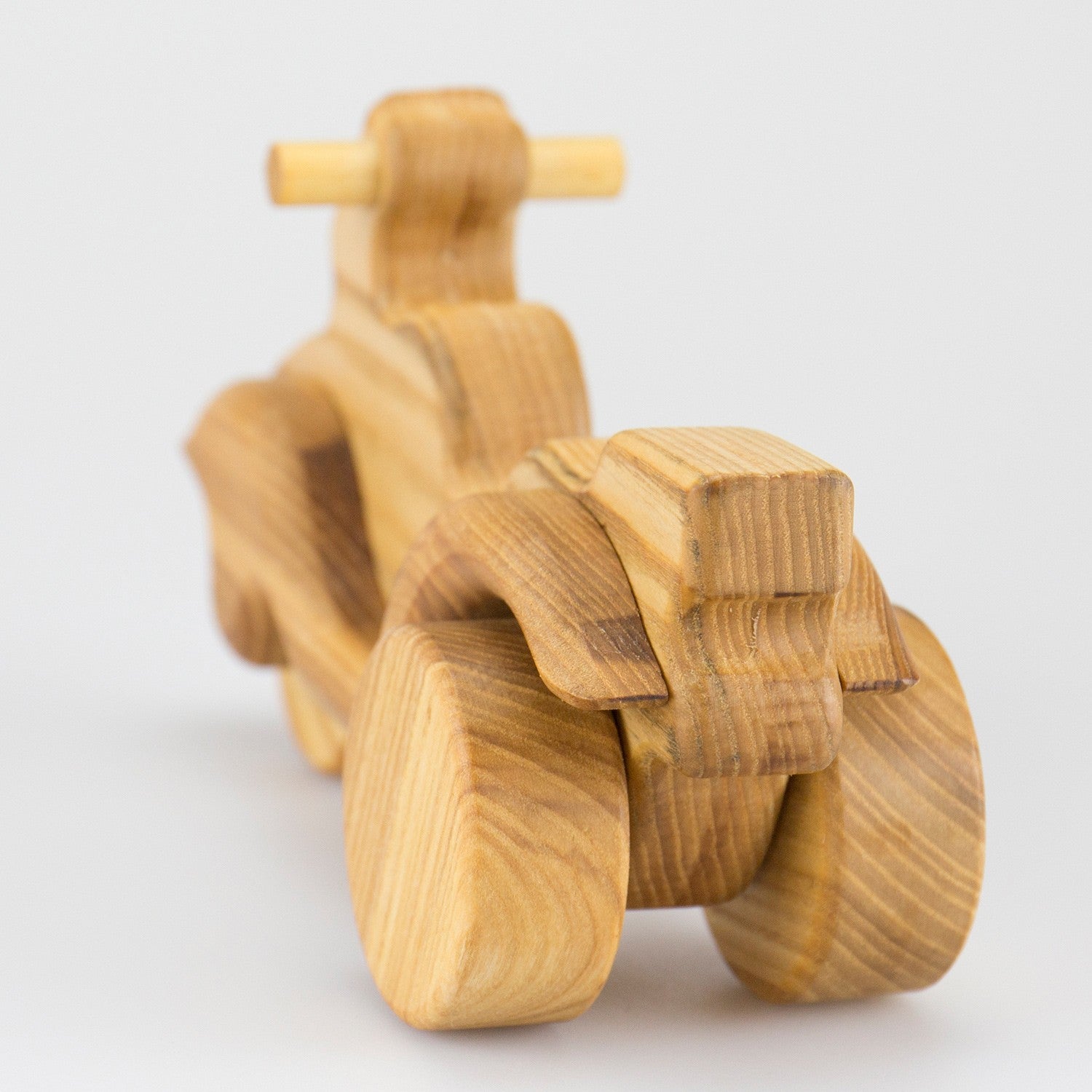 bio-spielzeug_lotes_toys_trike_aus_holz_04