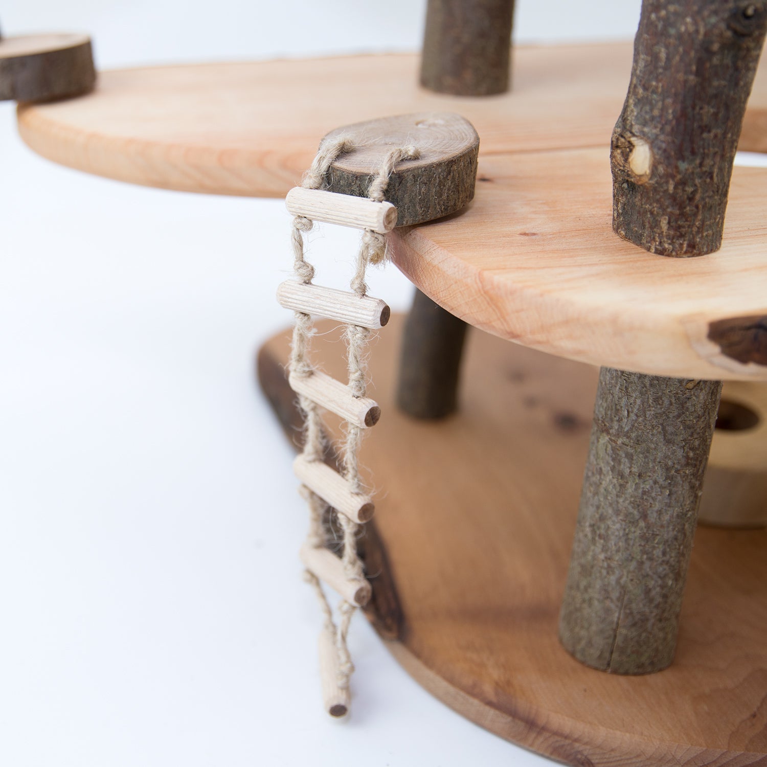 bio-spielzeug_magicwood_grosses_baumhaus_thk_03
