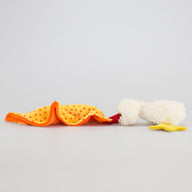 bio-spielzeug_plue_natur_kuscheltuch_ente_tapsy_orange_05