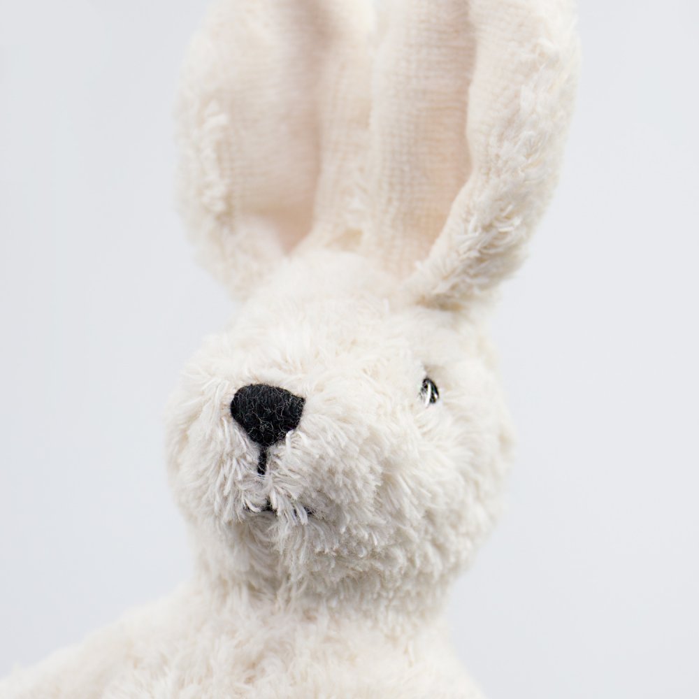 bio-spielzeug_senger_baby_schlenkertier_hase_weiss_20cm_04