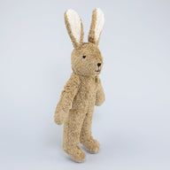 bio-spielzeug_senger_tierpuppen_schlenkertier_hase_hellbraun_30cm_02