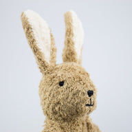 bio-spielzeug_senger_tierpuppen_schlenkertier_hase_hellbraun_30cm_04