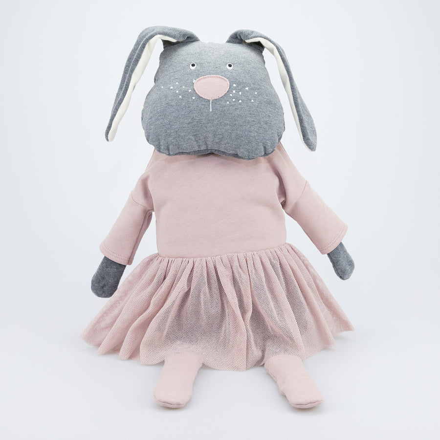 bio-spielzeug_wooly_organic_backyard_family_hase_mit_tutu-kleid_rosa_01
